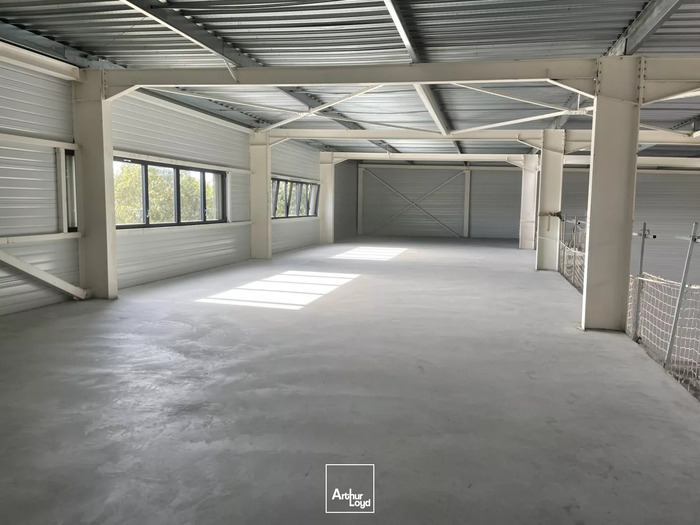 Location Entrepôt, Local d'activités, Hangar à louer