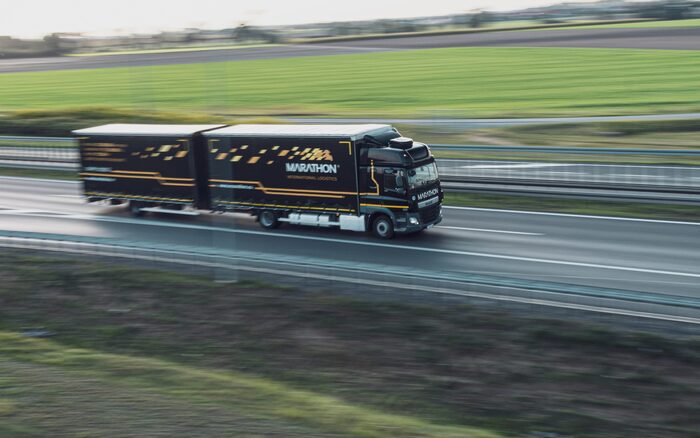 Trouver un Transporteur Poids Lourd Fiable et Économiser Jusqu’à 70 % sur vos Expéditions